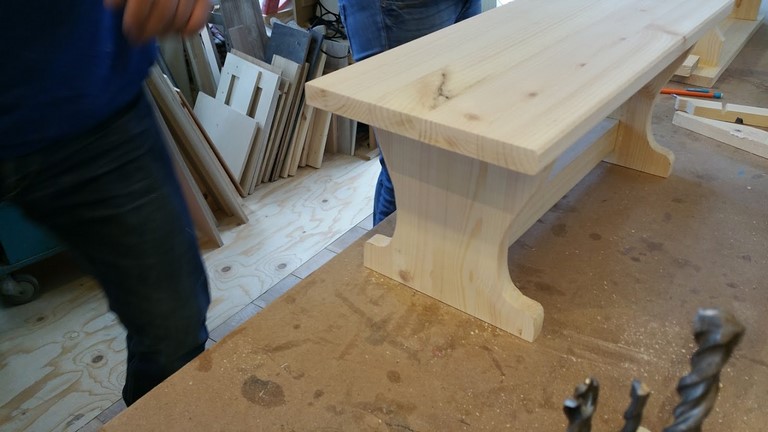 Leer meubelmaken voor beginners. Dompel een dag in deze leuke houtbewerking wereld.